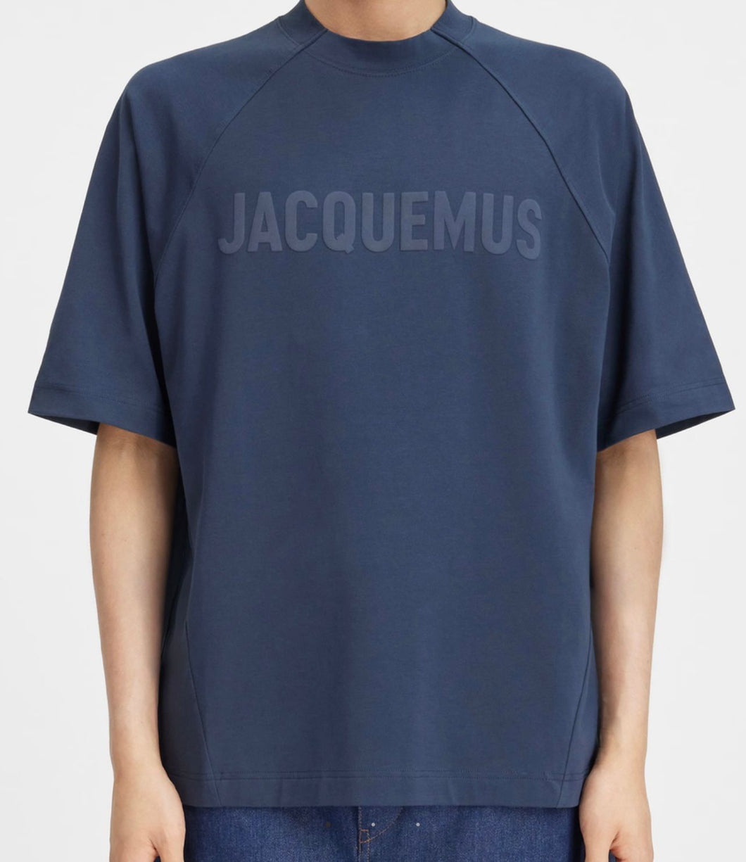 JACQUEMUS T-shirt con logo raglan.