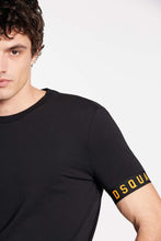 Carica l&#39;immagine nel visualizzatore di Gallery, DSQUARED2 T-Shirt BAND TECHNICOLOR ROUND NECK
